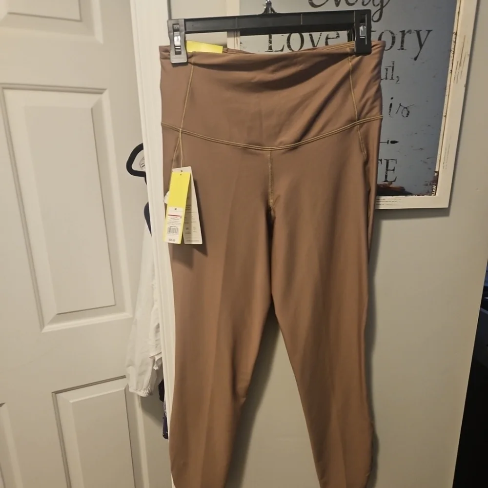 Women's‎ Tan Pants M